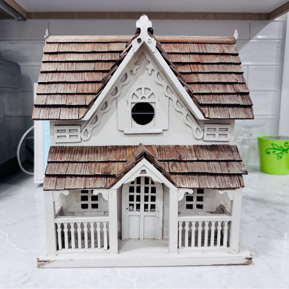 Charming White Cottage Bird House 🕊️ - Picture 7 of 8